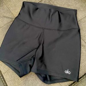 Alo Yoga airlift bike shorts
